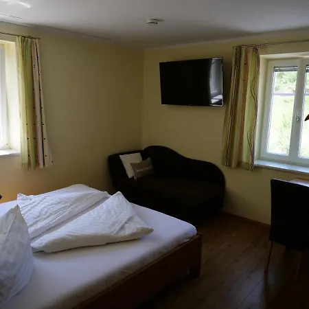 Lugerfarm Guest house 4*
